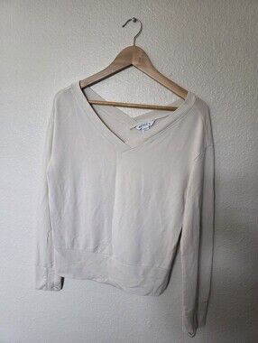 Athleta Light Cream V-Neck Pullover